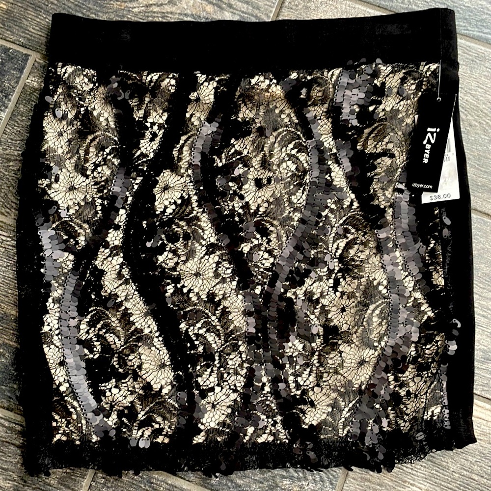 Juniors skirt Never Worn